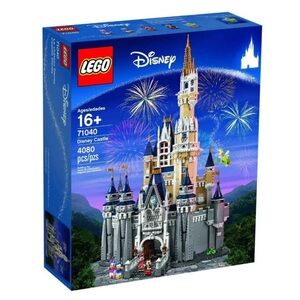 LEGO Disney Castle 71040 Building Set (4080 Pieces) New in box, never open